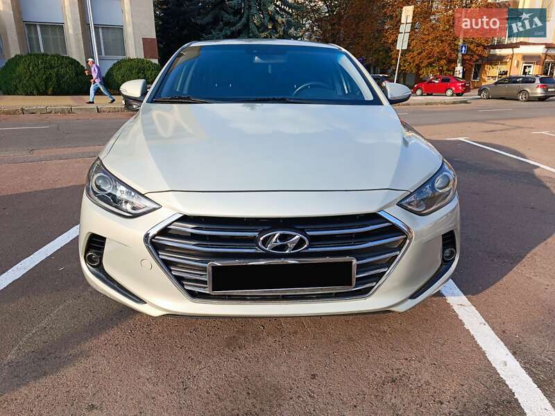 Седан Hyundai Elantra 2018 в Хмельницком