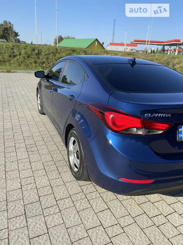 Седан Hyundai Elantra 2015 в Стрые