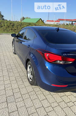 Седан Hyundai Elantra 2015 в 