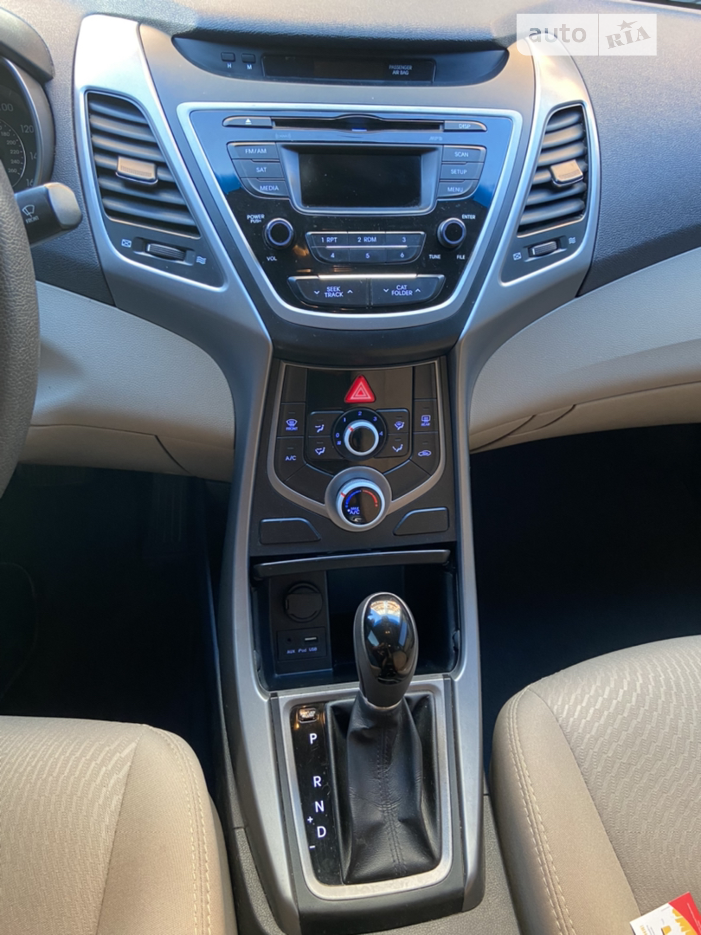 2015 Hyundai Elantra - мініатюра 37