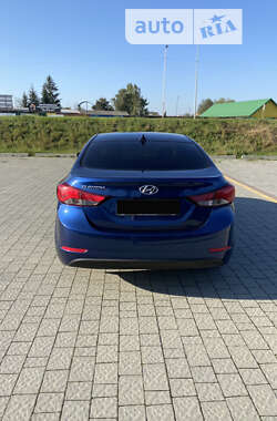 Седан Hyundai Elantra 2015 в 