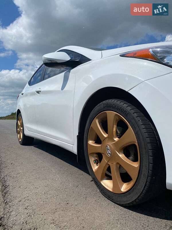 Седан Hyundai Elantra 2012 в Кропивницком