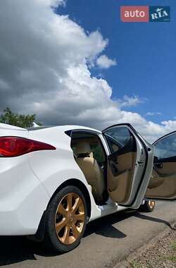 Седан Hyundai Elantra 2012 в Кропивницком