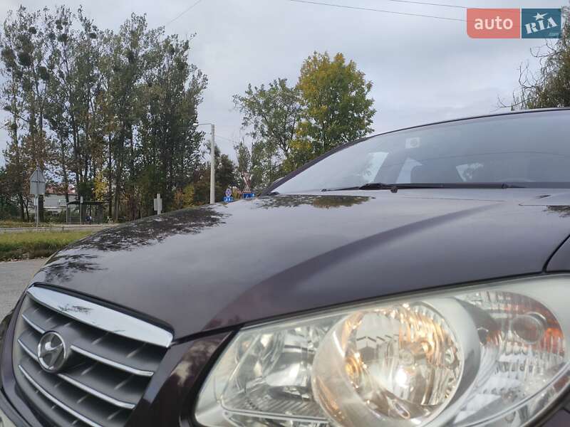 Седан Hyundai Elantra 2008 в Львові