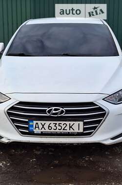 Седан Hyundai Elantra 2016 в Новомосковске