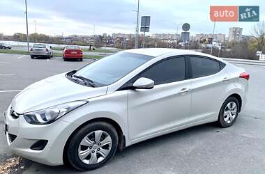 Седан Hyundai Elantra 2013 в Виннице