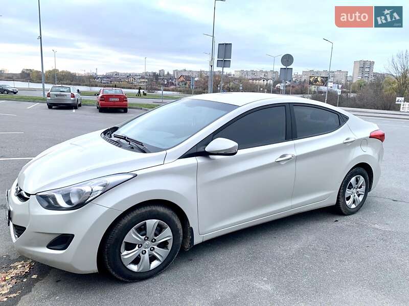 Седан Hyundai Elantra 2013 в Вінниці