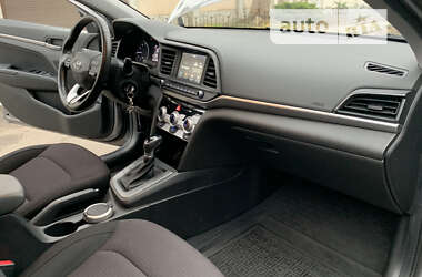 Седан Hyundai Elantra 2020 в 