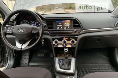 Седан Hyundai Elantra 2020 в 