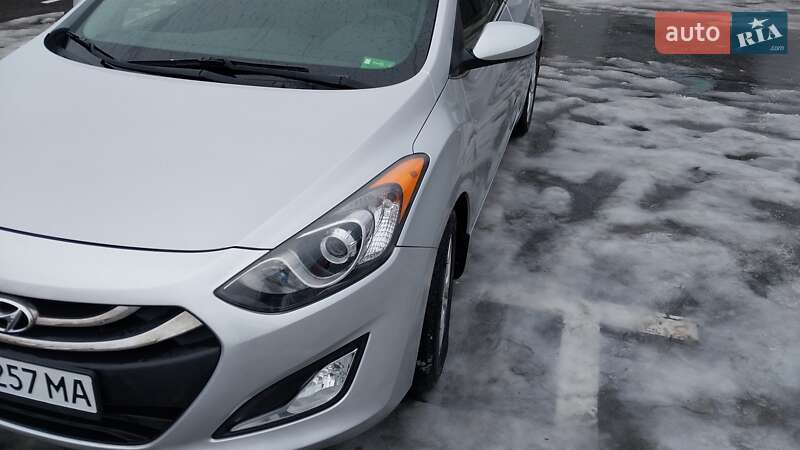 Хэтчбек Hyundai Elantra 2012 в Киеве