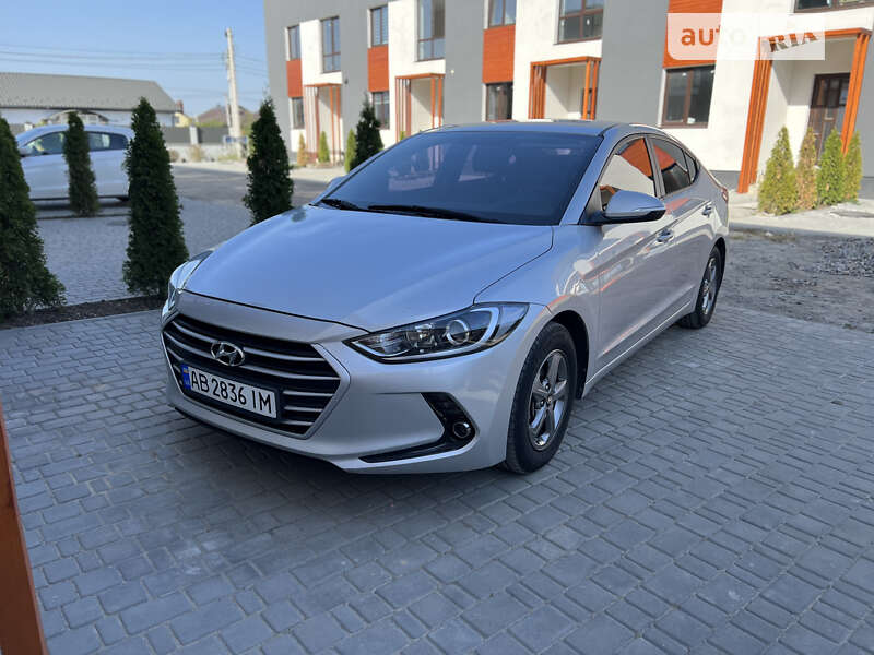 Седан Hyundai Elantra 2016 в Вінниці