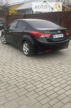 Седан Hyundai Elantra 2012 в Ровно