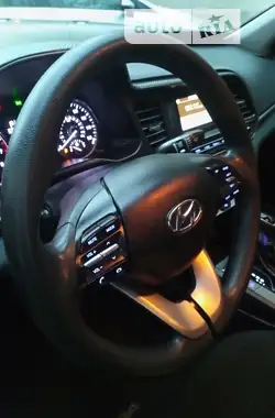 Hyundai Elantra 2018