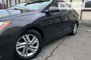 Седан Hyundai Elantra 2019 в Киеве