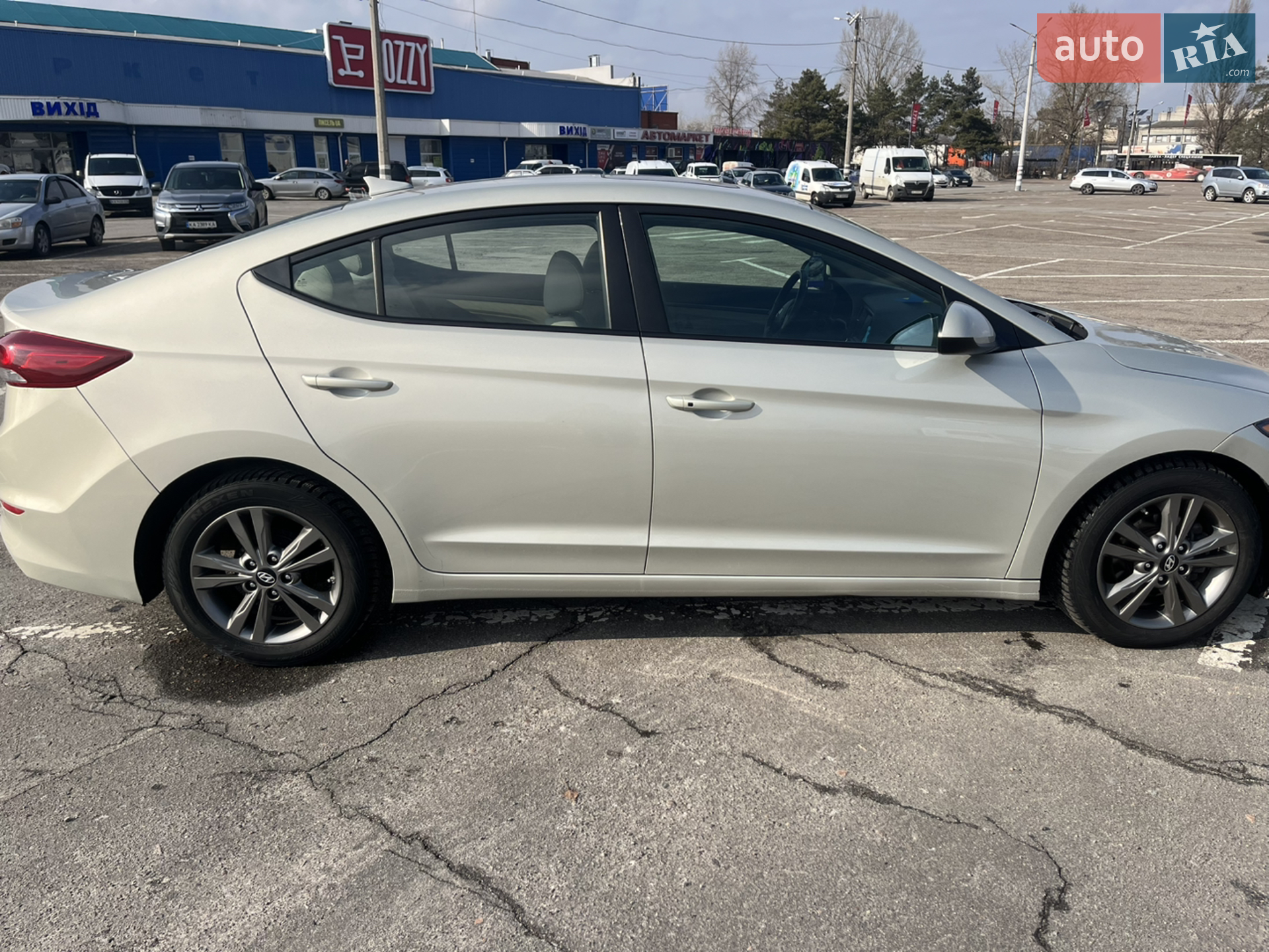 2017 Hyundai Elantra - мініатюра 9