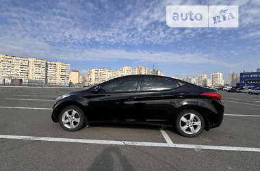 Седан Hyundai Elantra 2013 в Києві