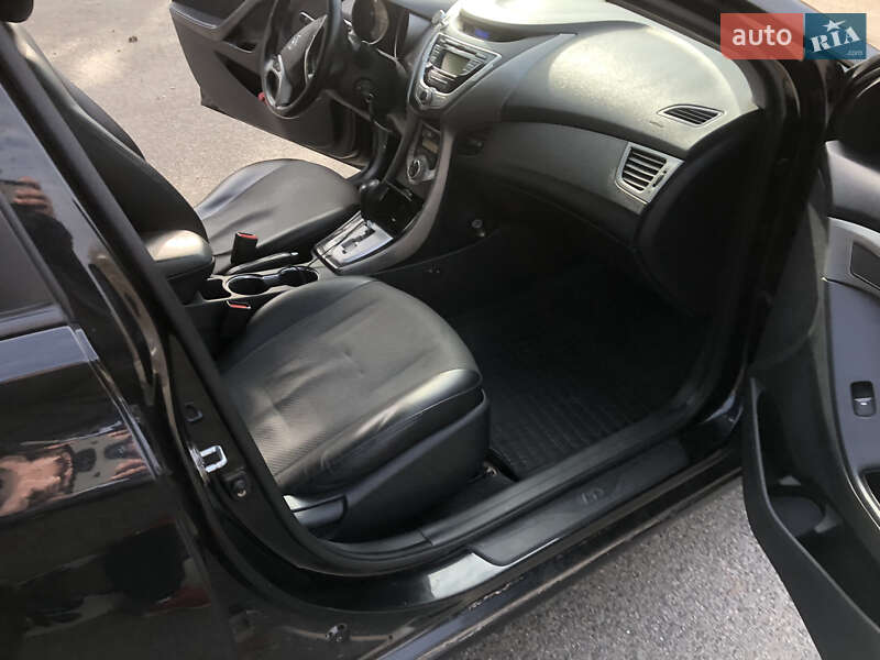 Седан Hyundai Elantra 2011 в Буче