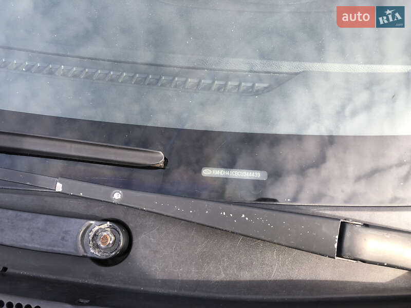 Седан Hyundai Elantra 2011 в Буче