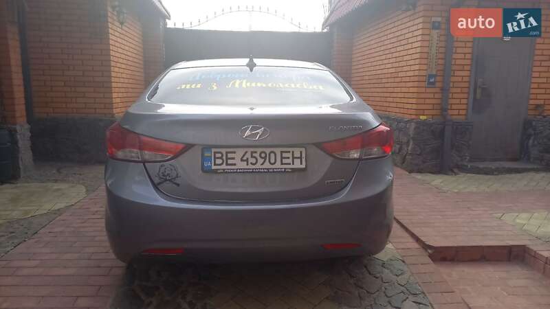 Седан Hyundai Elantra 2012 в Николаеве