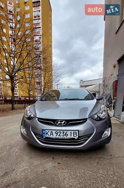 Седан Hyundai Elantra 2013 в Киеве