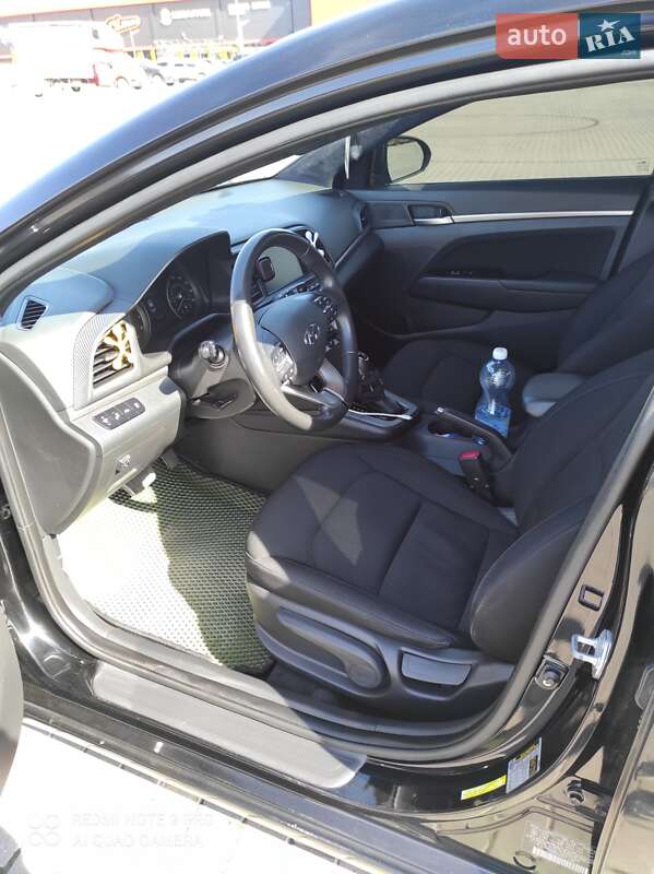 Седан Hyundai Elantra 2018 в Виннице