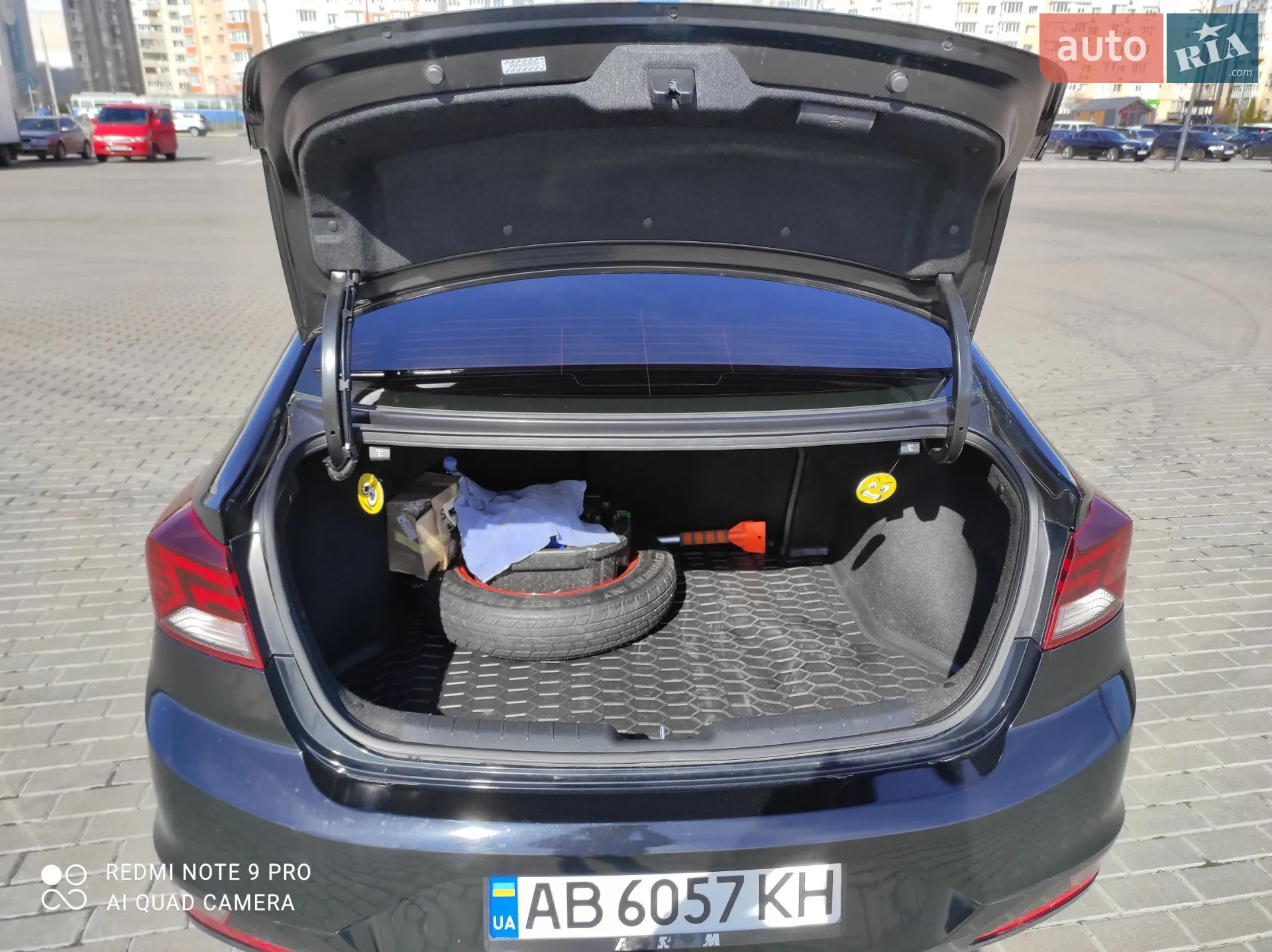 2018 Hyundai Elantra - мініатюра 17