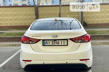 Седан Hyundai Elantra 2015 в Києві