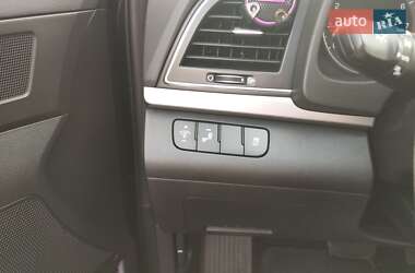 Седан Hyundai Elantra 2016 в 