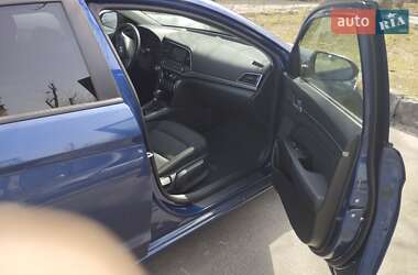 Седан Hyundai Elantra 2016 в 