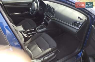 Седан Hyundai Elantra 2016 в 