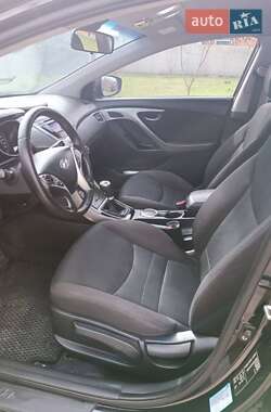 Седан Hyundai Elantra 2012 в 
