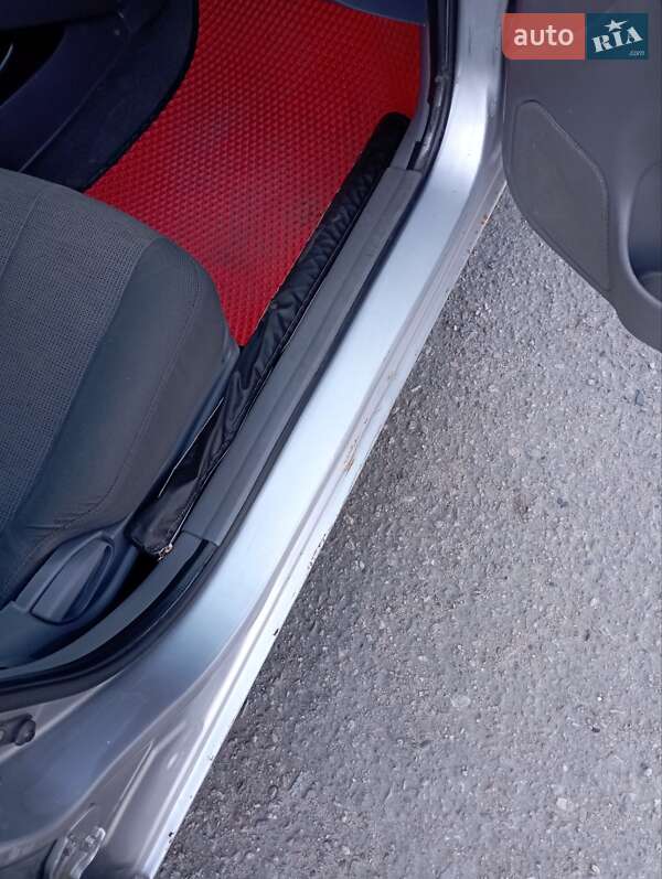 Седан Hyundai Elantra 2003 в Кременчуге