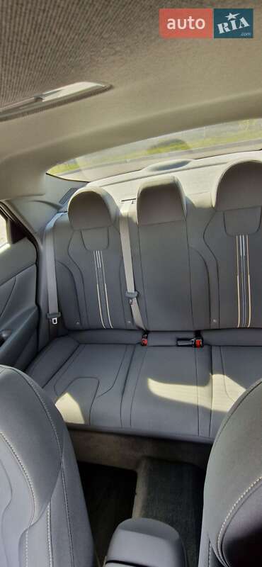 Седан Hyundai Elantra 2023 в Днепре