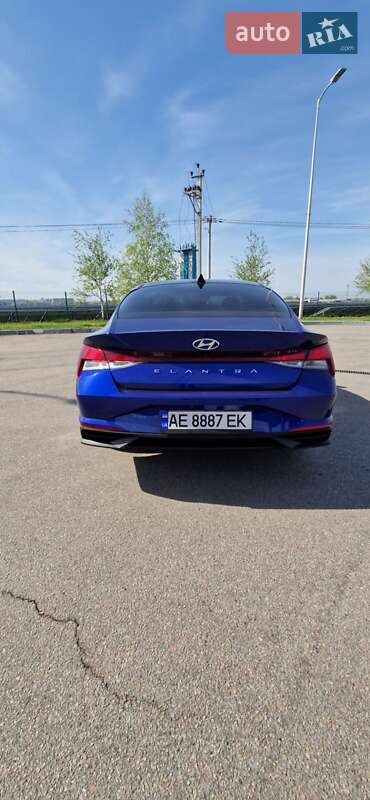 Седан Hyundai Elantra 2023 в Днепре