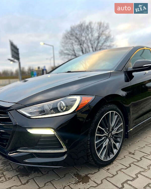 Седан Hyundai Elantra 2017 в Киеве