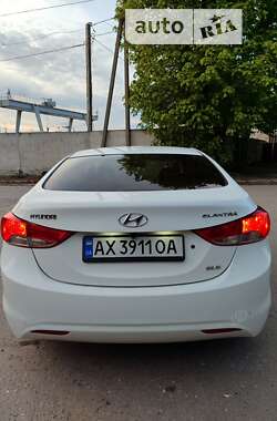 Седан Hyundai Elantra 2013 в Харькове