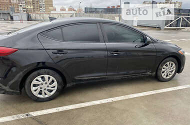 Седан Hyundai Elantra 2017 в Киеве