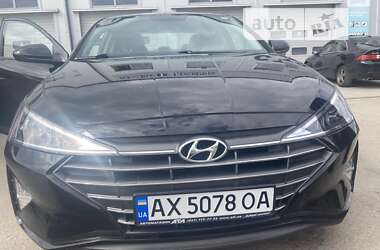 Седан Hyundai Elantra 2019 в Києві