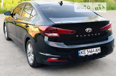 Седан Hyundai Elantra 2019 в Новомосковске