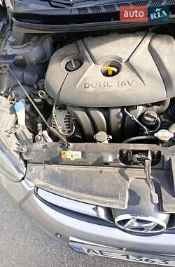 Седан Hyundai Elantra 2012 в 