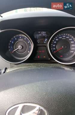 Седан Hyundai Elantra 2012 в 