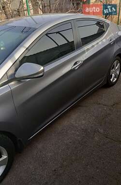 Седан Hyundai Elantra 2012 в 