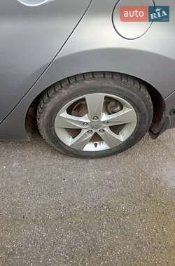 Седан Hyundai Elantra 2012 в 