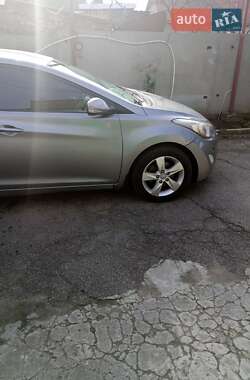 Седан Hyundai Elantra 2012 в 