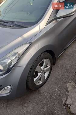 Седан Hyundai Elantra 2012 в Николаеве