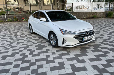 Седан Hyundai Elantra 2020 в Киеве