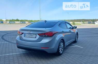 Седан Hyundai Elantra 2015 в Киеве