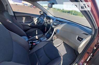Седан Hyundai Elantra 2013 в Ровно