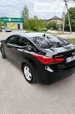 Седан Hyundai Elantra 2013 в Києві