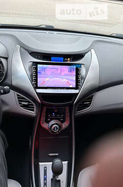 Седан Hyundai Elantra 2013 в Киеве